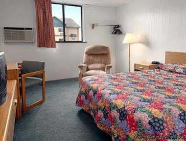 Super 8 By Wyndham Glendive Hotel Bagian luar foto