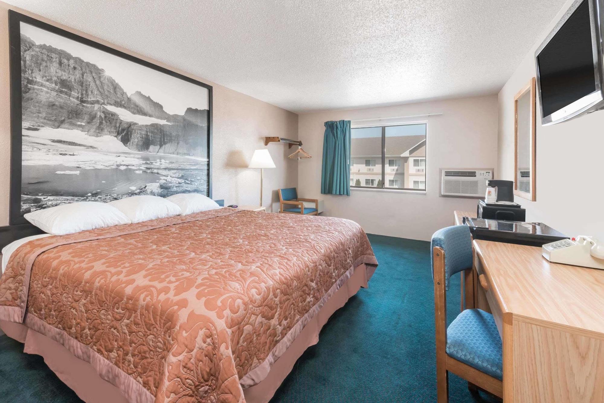 Super 8 By Wyndham Glendive Hotel Bagian luar foto