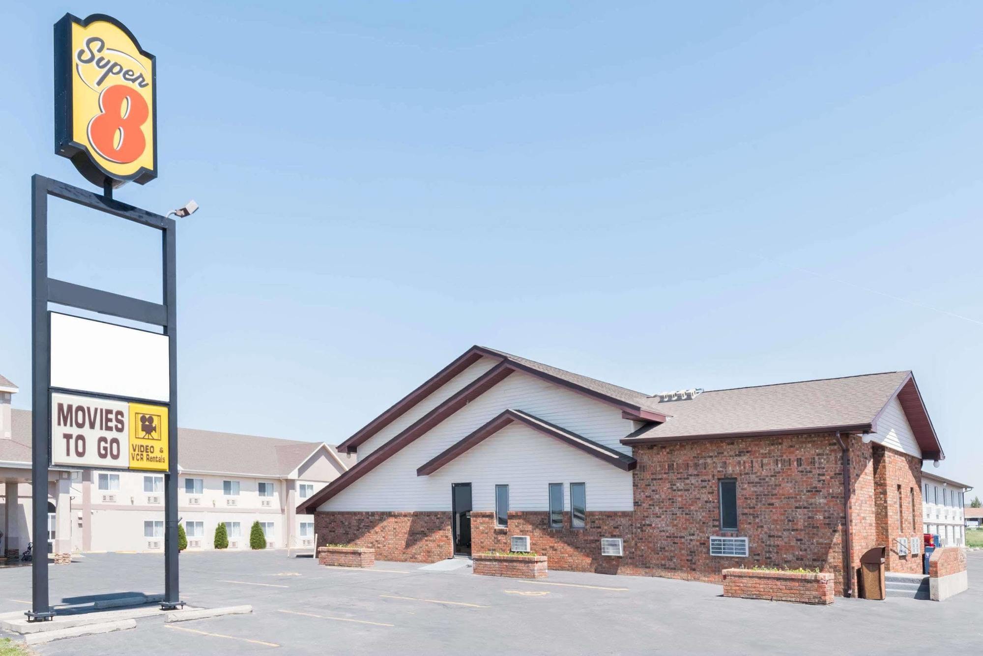 Super 8 By Wyndham Glendive Hotel Bagian luar foto