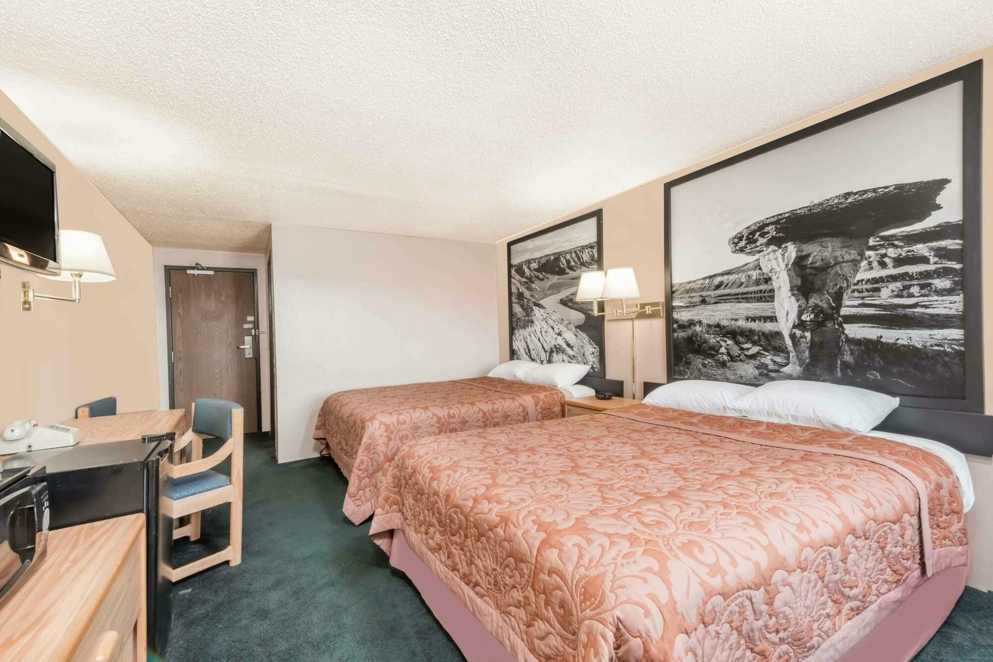 Super 8 By Wyndham Glendive Hotel Bagian luar foto